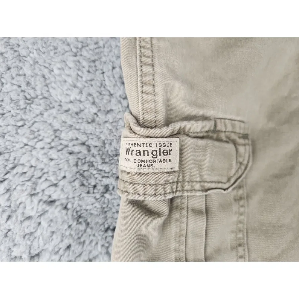 Wrangler Cargo Shorts Men's Size 44 Beige Flat Front‎ Outdoor Hiking Utility